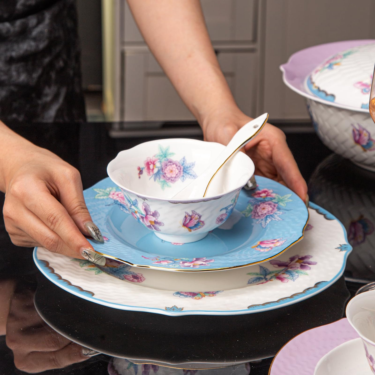 Bone China 12-Piece Dinnerware Set for 4 Z1089