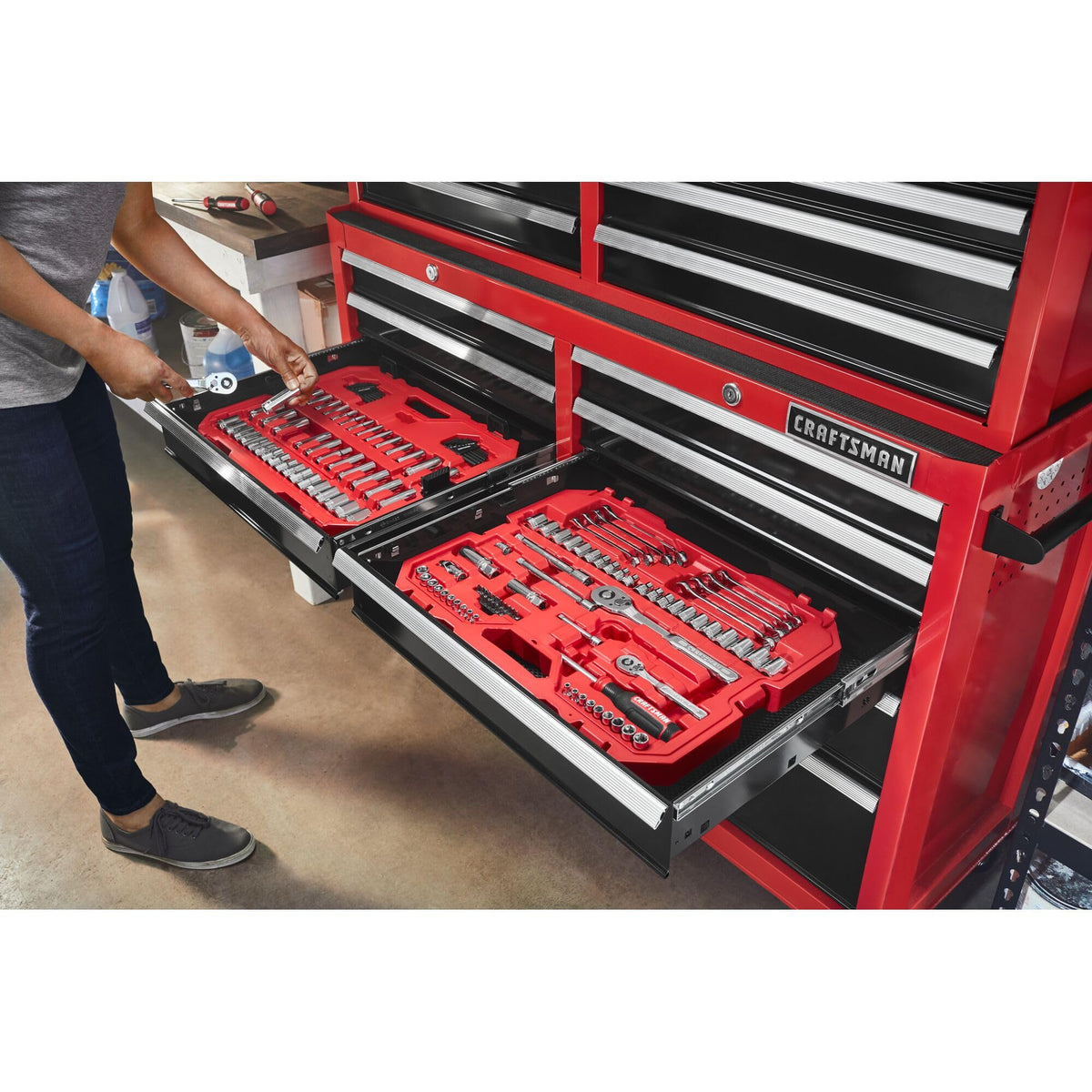 135 Pcs SAE and Metric Socket Wrench Set with Case D97571